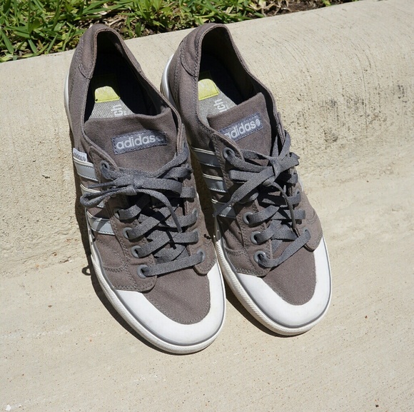 ADIDAS - Picture 2 of 8